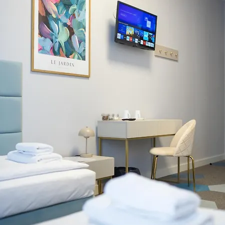 アパートホテル Moon